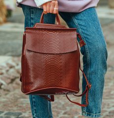 Женский коричневый рюкзак-сумка из натуральной кожи под змеиную кожу с клапаном Tiding Bag - 24381