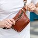 Кожаная стильная бананка Tiding Bag TD-2412 в коричневом цвете