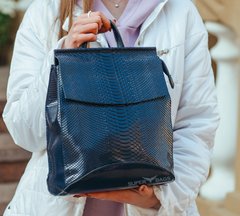 Женский синий рюкзак-сумка из натуральной кожи с тиснением под змеиную кожу Tiding Bag - 24354
