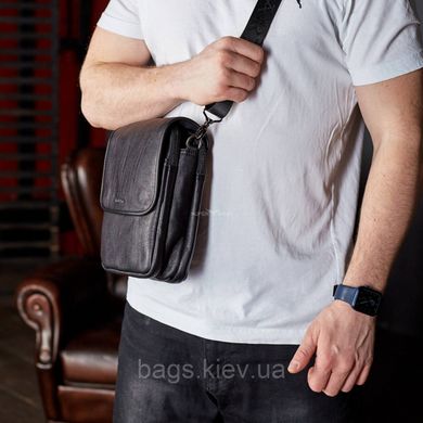Чоловіча сумка з гладкої натуральної шкіри із клапаном на два відділення REKARTI чорний