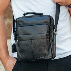 Кожаная мужская наплечная сумка черного цвета Leather Collection LC-13334